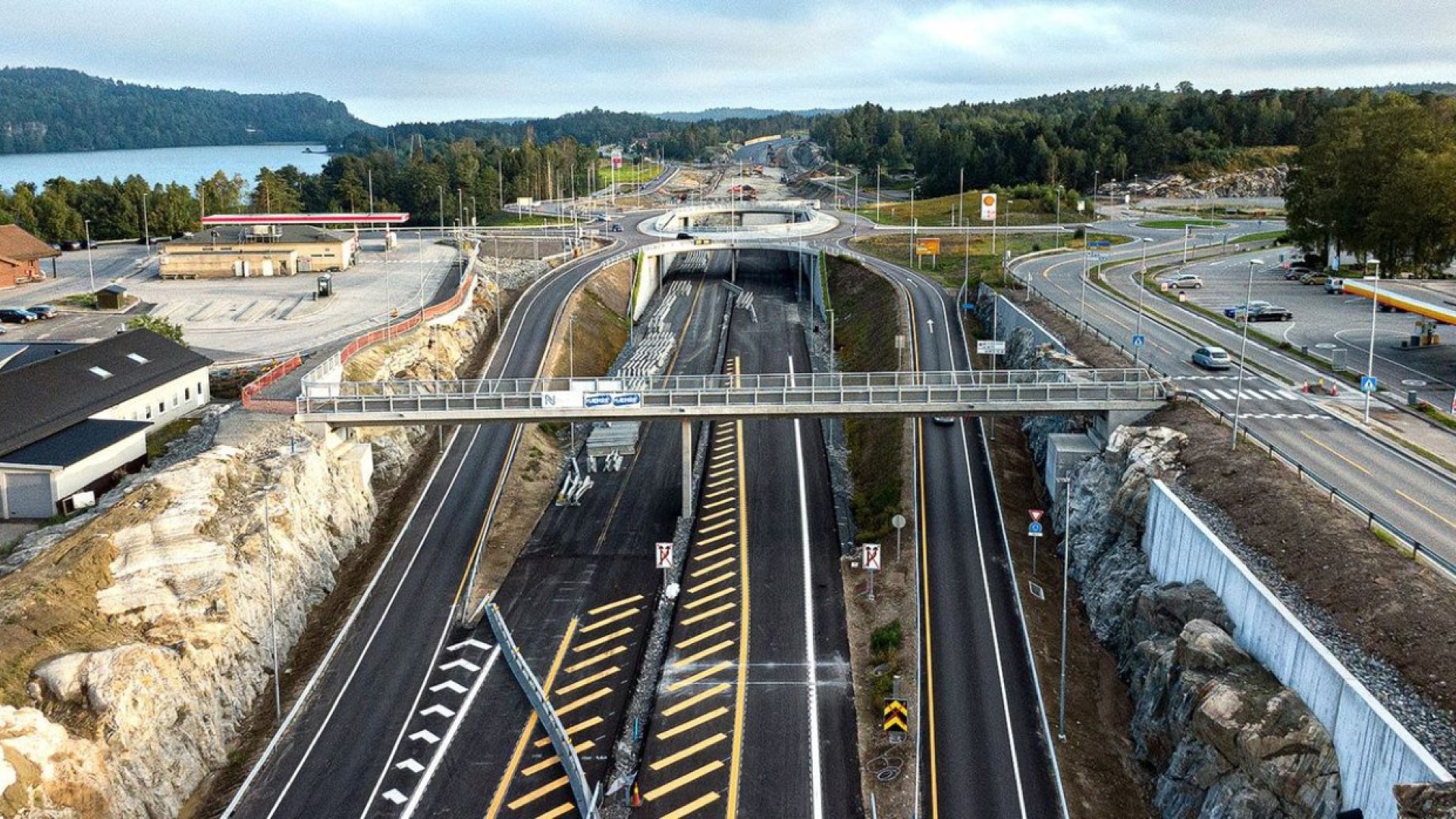 E18 Rugtvedt – Dørdal:  Rugtvedtkrysset bridges K215/K216
